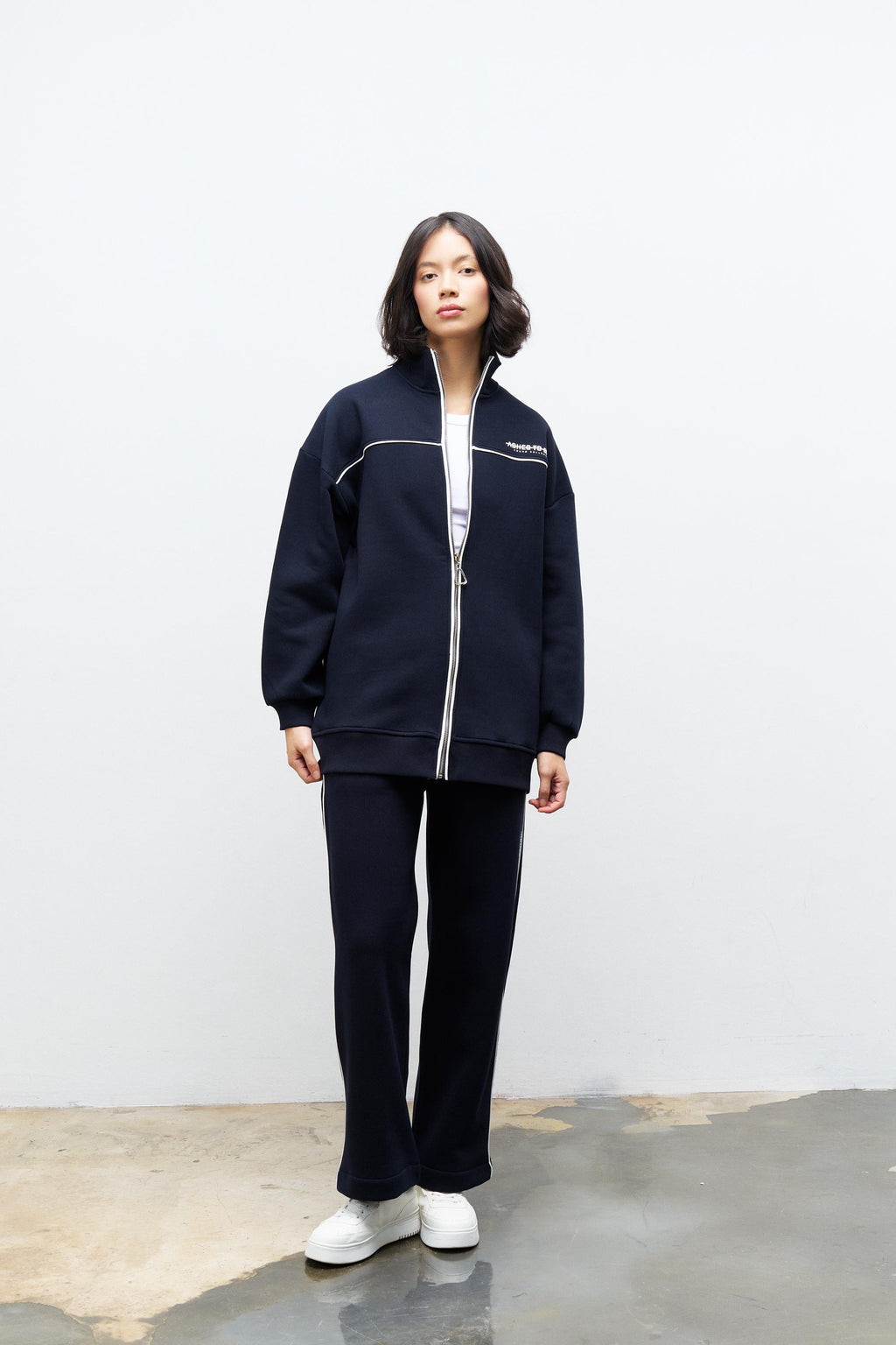 Lacivert Kadın Yazı Baskı Detaylı Fermuarlı İçi Polarlı Alt Üst Takım