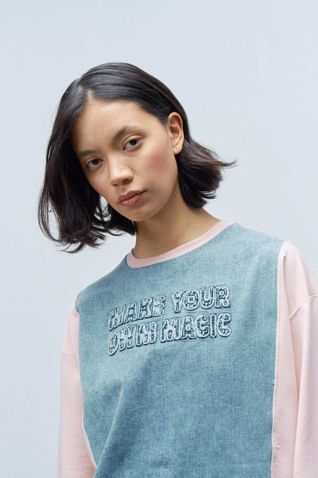 Pembe Kadın Denim Üzeri Nakış İşlemeli Bisiklet Yaka Sweatshirt  Dar Paça Pantolon Pamuklu Örme Alt Üst Takım