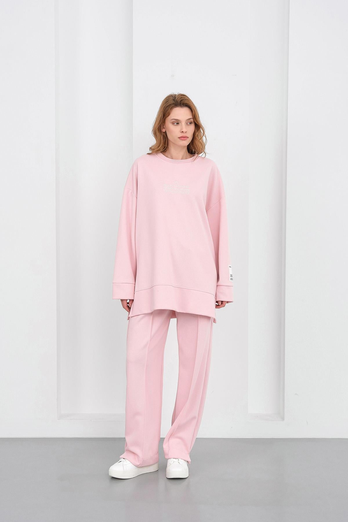 Pembe Kadın Pike Dokulu Nakış Detaylı Yırtmaçlı Oversize Bol Paça Alt-Üst Takım