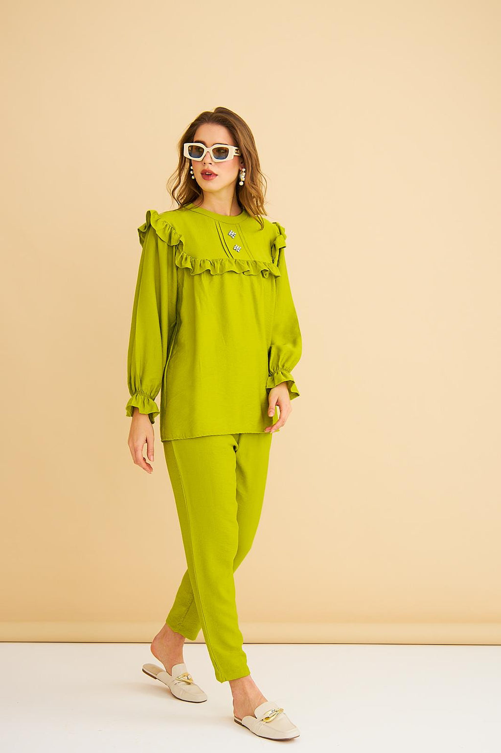 Porty Taş İşlemeli ve Fırfır Detaylı Olive Tunik Pantolon Takım