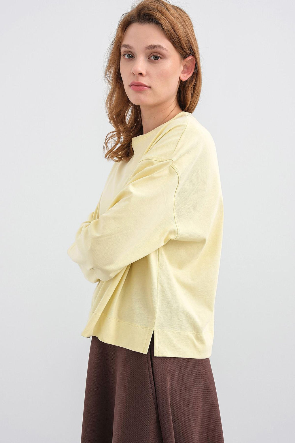 Sarı Kadın Bisiklet Yaka Etek Yırtmaçlı %100 Pamuk Oversize Basic Sweatshirt