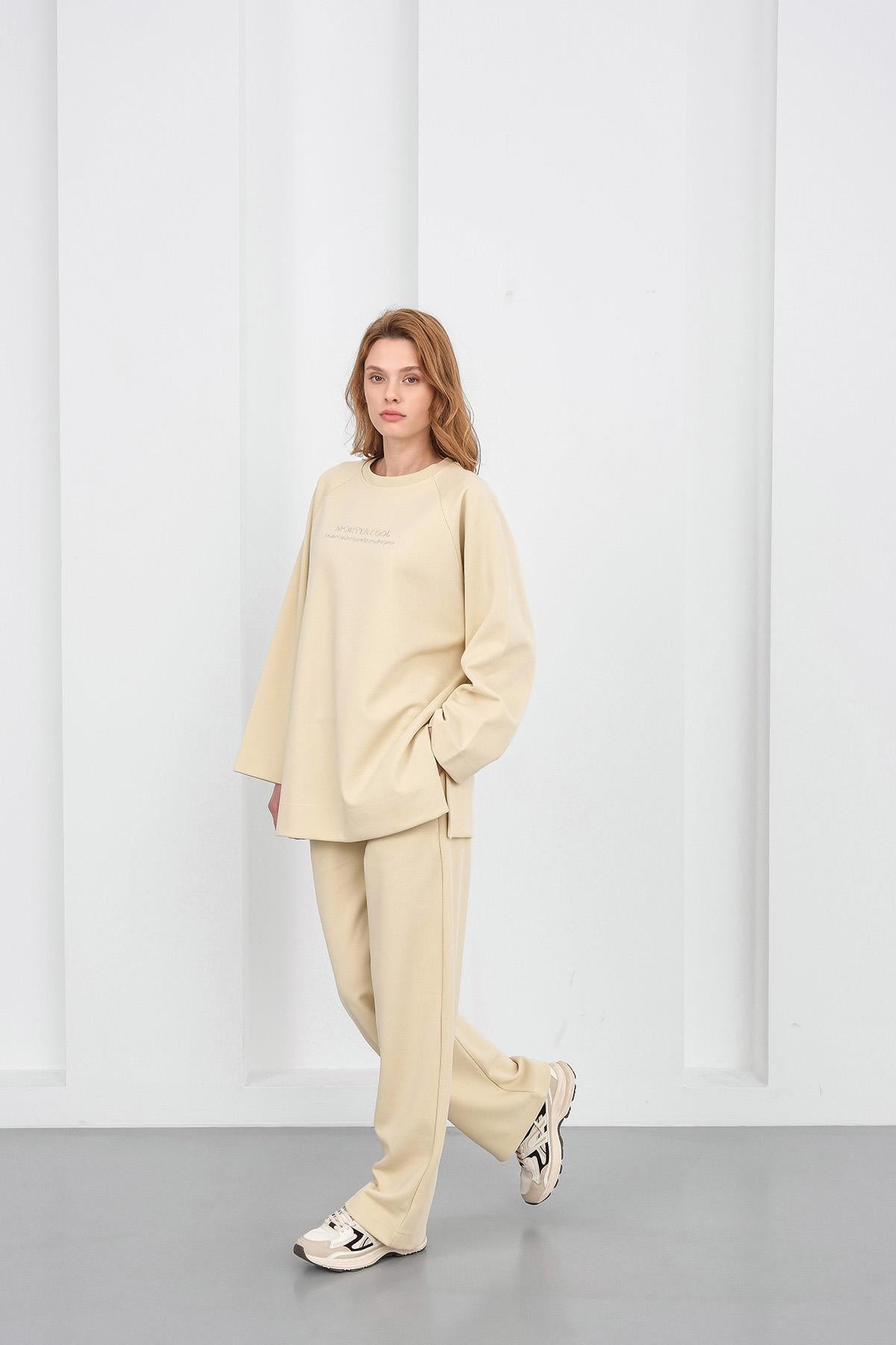 Sarı Kadın Nakış Detaylı Oversize Pike Dokulu Bol Paça Alt-Üst Takım