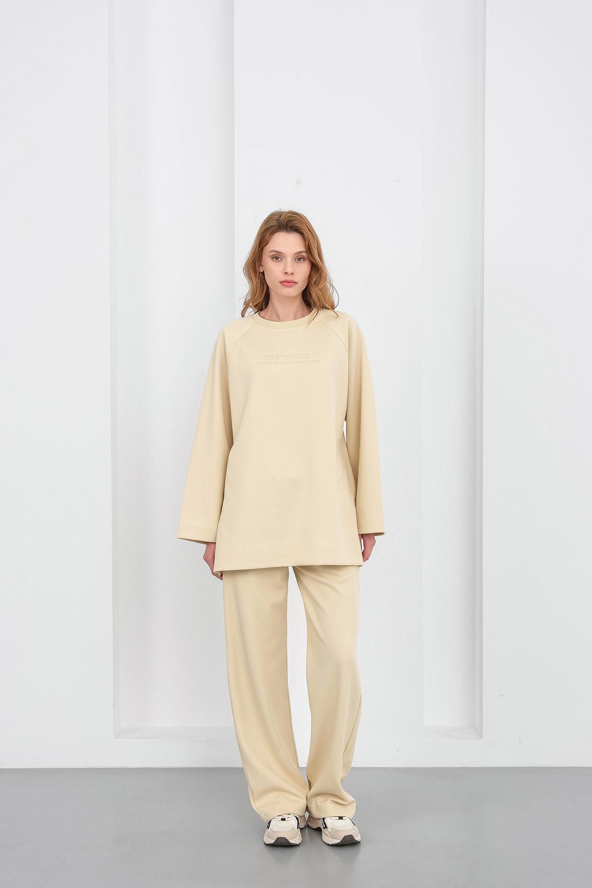 Sarı Kadın Nakış Detaylı Oversize Pike Dokulu Bol Paça Alt-Üst Takım