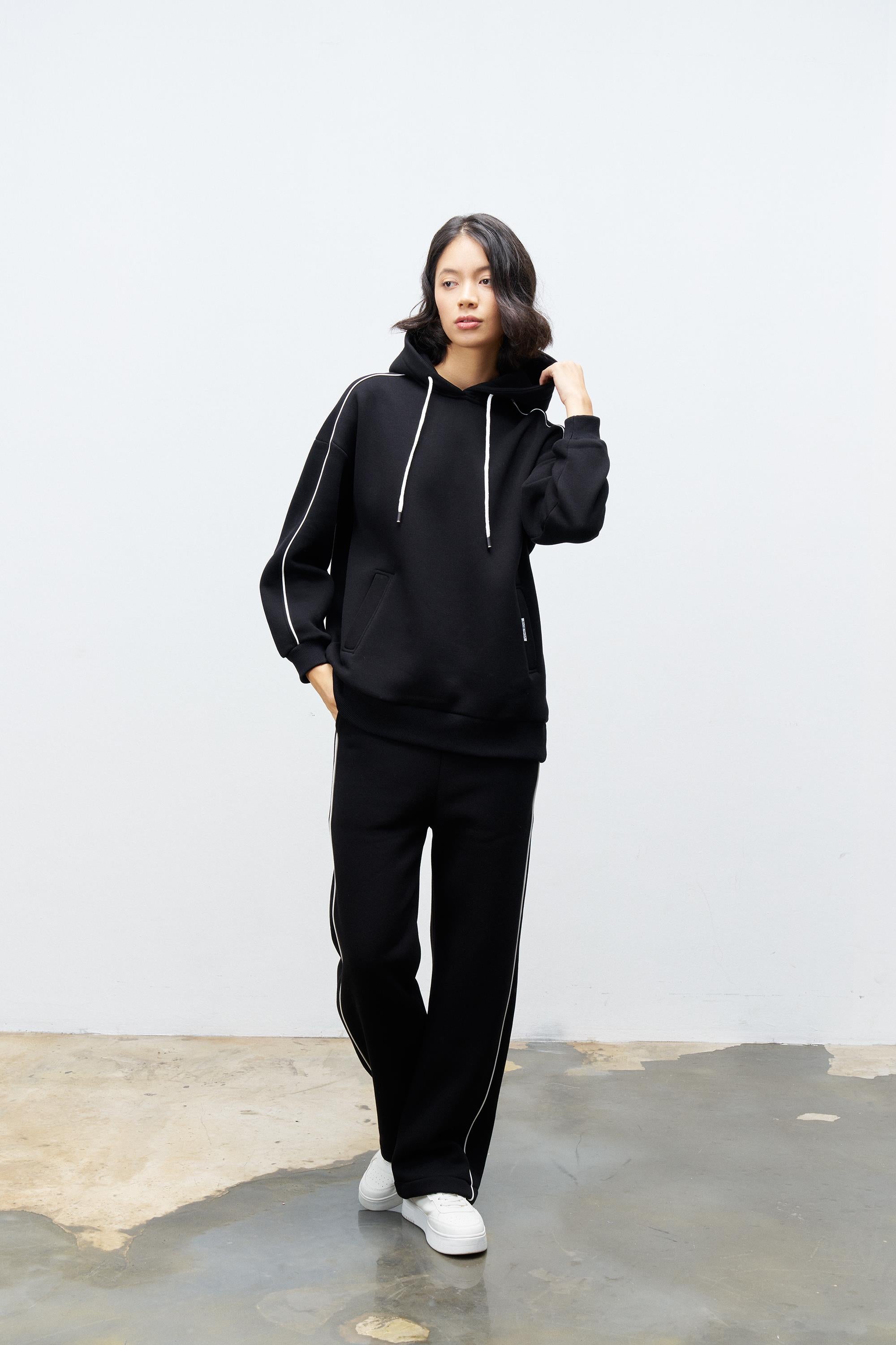 Siyah İçi Polarlı Süs Etiket Detaylı Kapüşonlu Şardonlu Alt Üst  Kışlık Takım