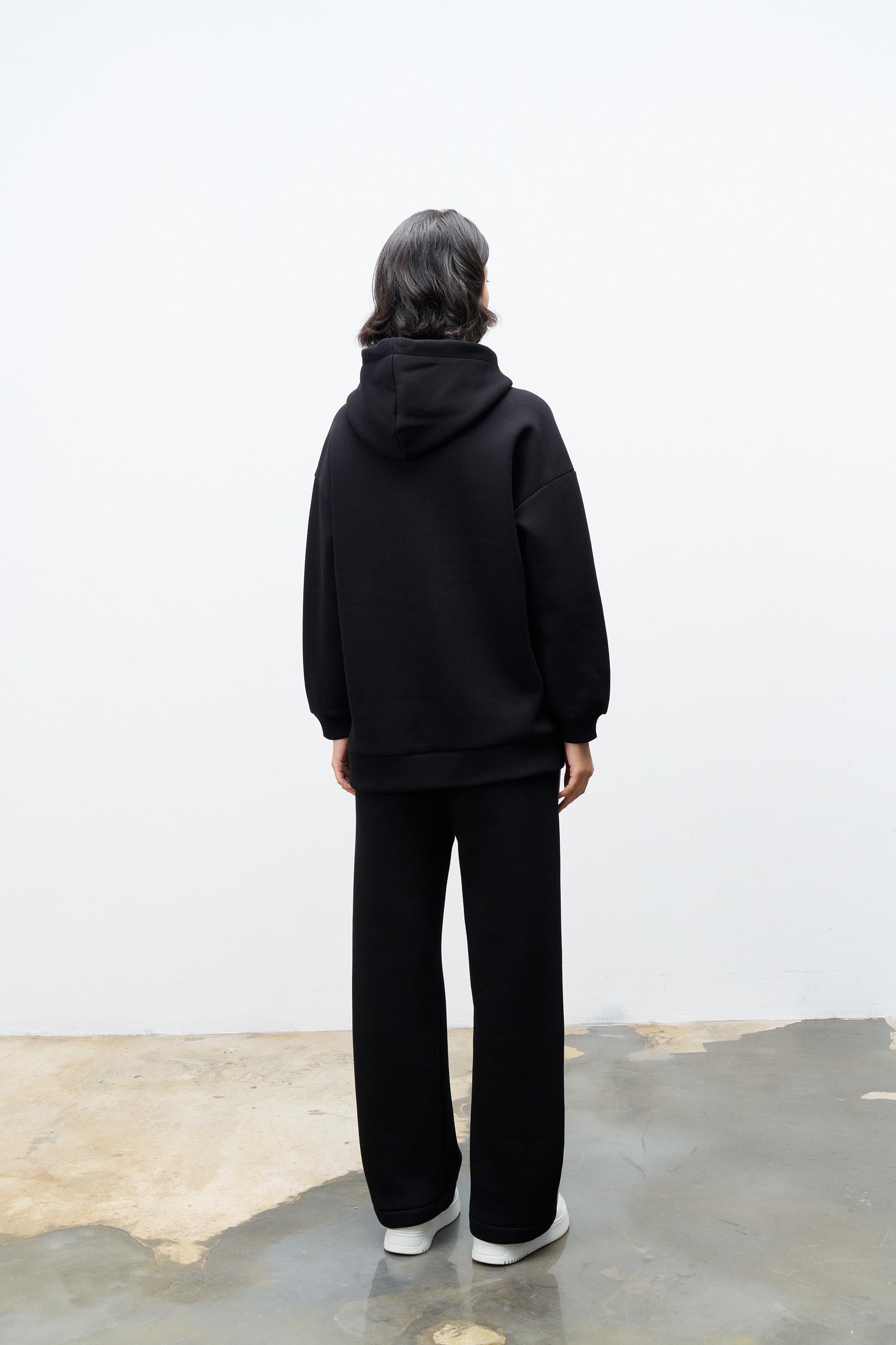 Siyah İçi Polarlı Süs Etiket Detaylı Kapüşonlu Şardonlu Alt Üst  Kışlık Takım