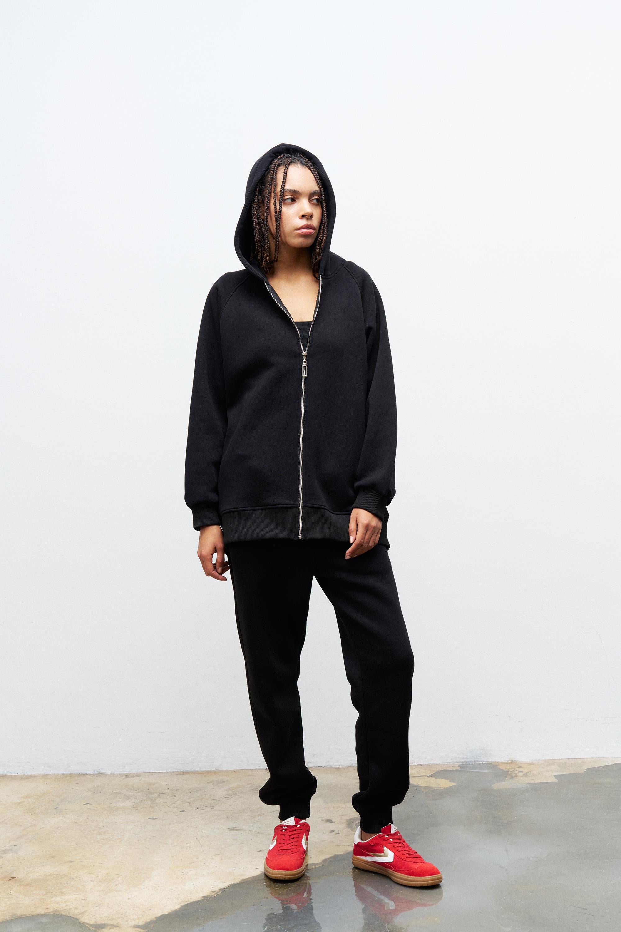 Siyah Kadın Cep Etiket Detaylı  Kapüşonlu İçi Polarlı Alt Üst Takım