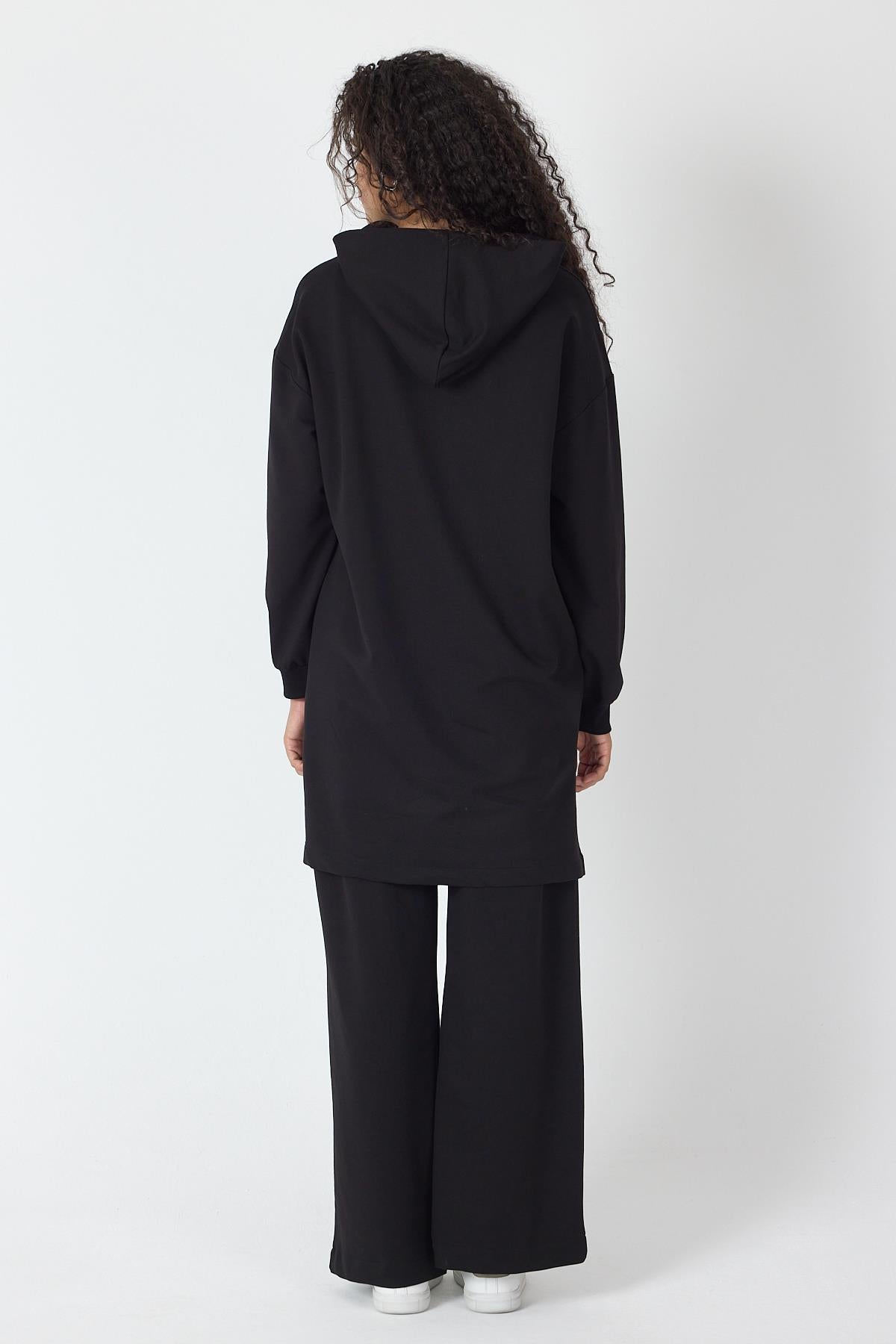 Siyah Kadın Etek Süpremli Baskı Detaylı Fermuar Kapamalı Kapüşonlu Pamuklu Örme Alt Üst Takım