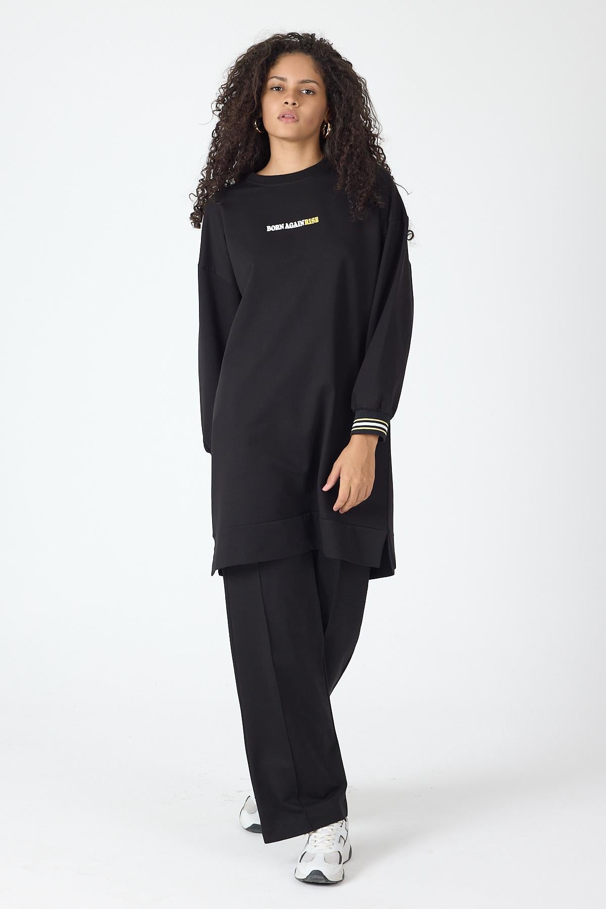 Siyah Kadın Etek Ucu Yırtmaçlı Baskı Detaylı  Nervürlü Bol Paça Pantolon Sweatshirt  Alt Üst Takım