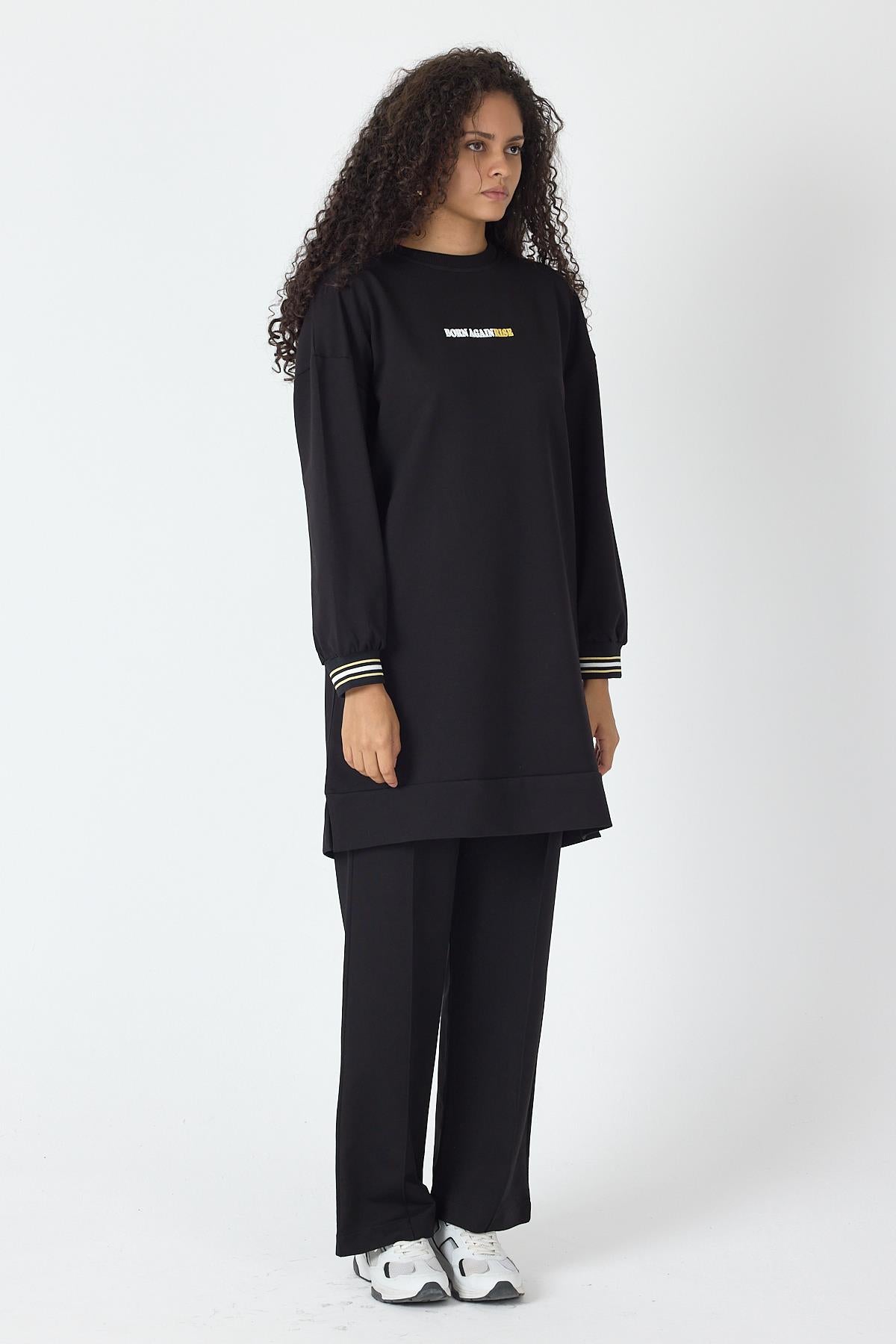 Siyah Kadın Etek Ucu Yırtmaçlı Baskı Detaylı  Nervürlü Bol Paça Pantolon Sweatshirt  Alt Üst Takım