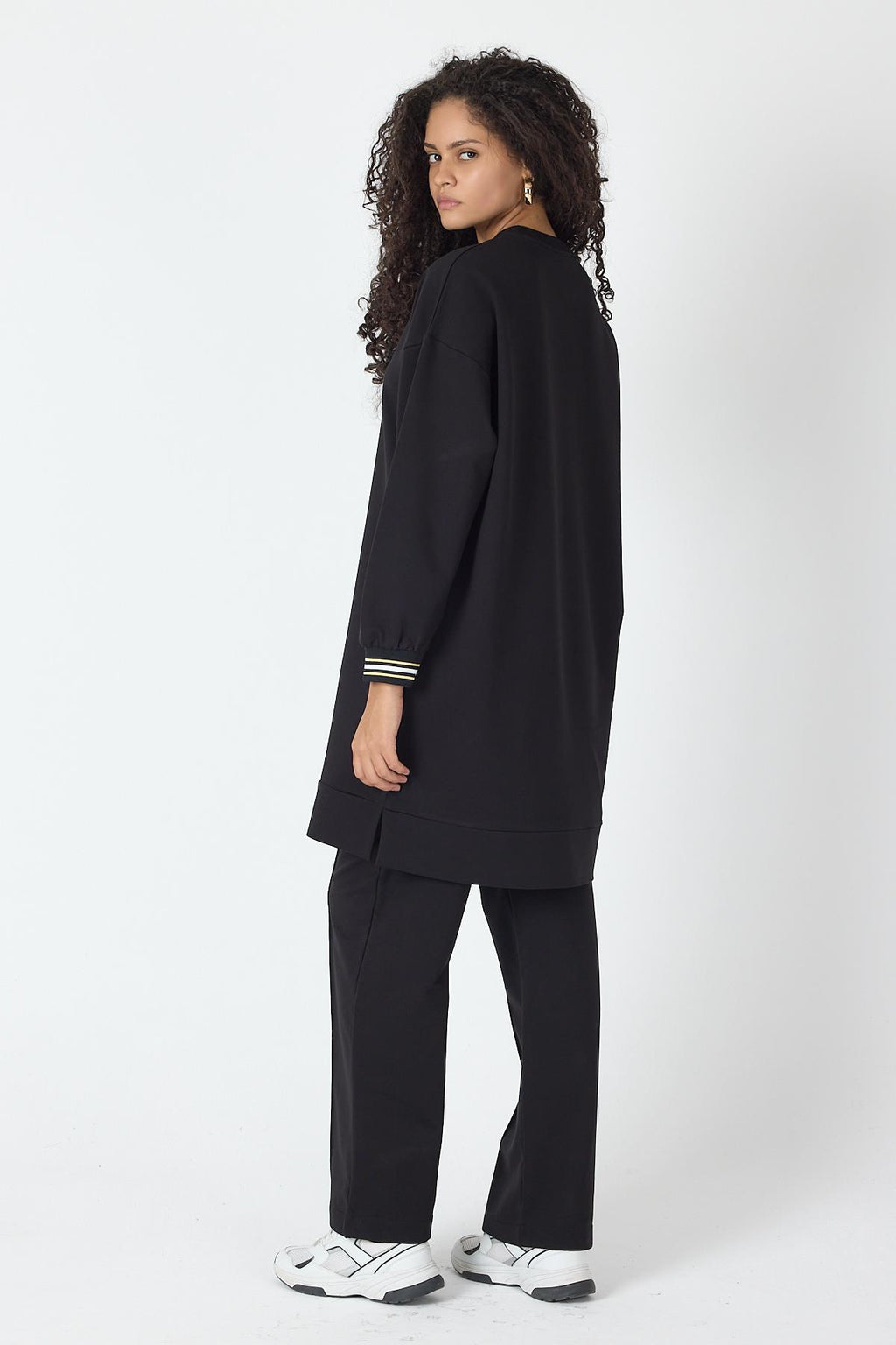 Siyah Kadın Etek Ucu Yırtmaçlı Baskı Detaylı  Nervürlü Bol Paça Pantolon Sweatshirt  Alt Üst Takım