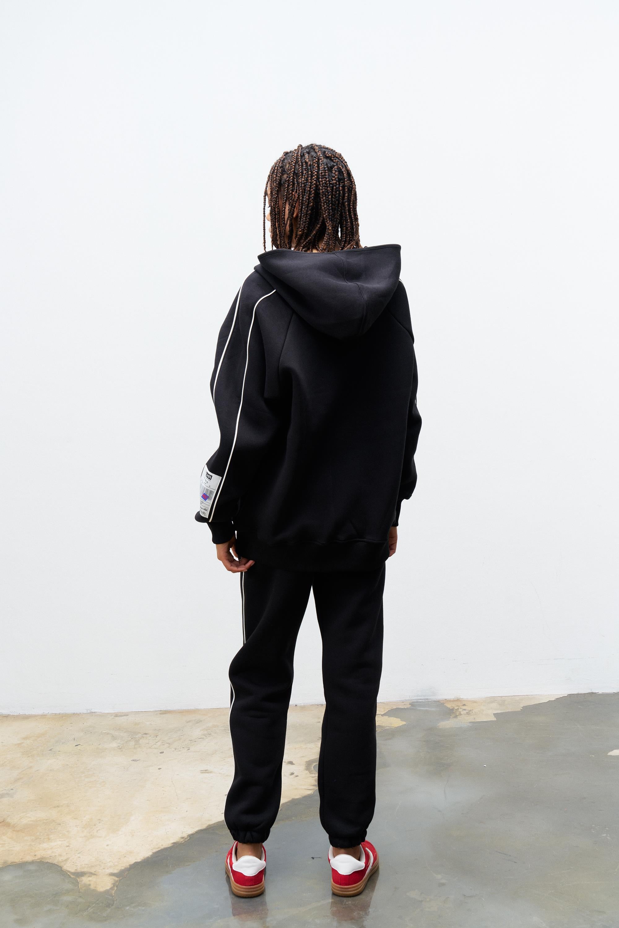 Siyah Kadın Kol Etiket Detaylı Fermuar Kapamalı Kapüşonlu İçi Polarlı Alt Üst Takım