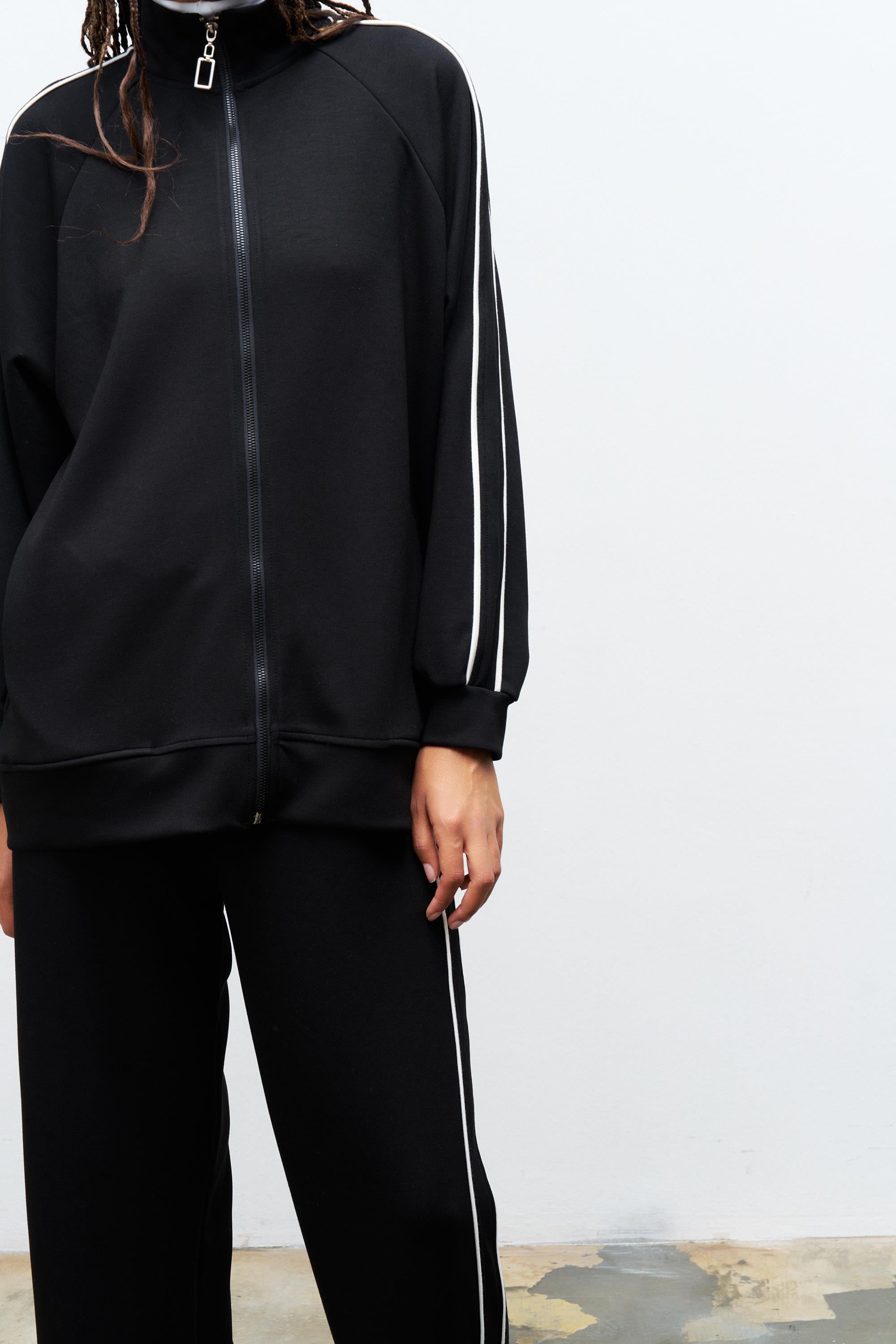 Siyah Kadın Kol Üst Ve Pantolon Yan Şerit Detaylı  Fermuarlı Dik Yaka Modal Alt Üt Takım