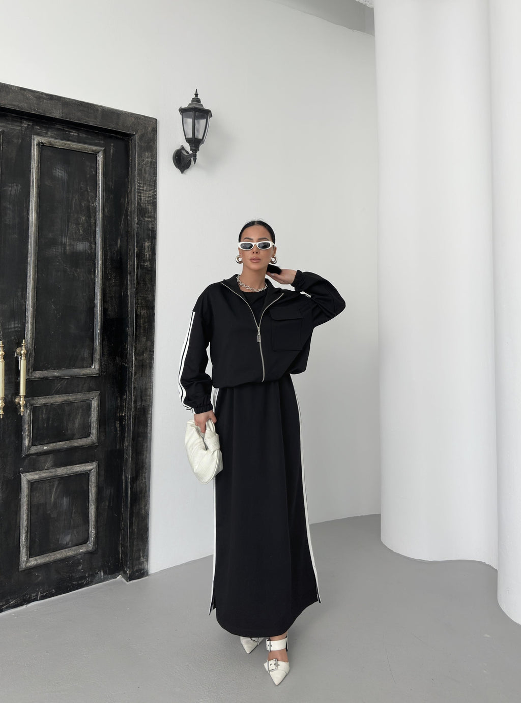 Siyah Kadın Oversize Kalıp Etek Ucu Yırtmaç Detaylı Elbise Ve Fermuar Kapamalı Cepli Lastikli Sweat Pamuklu Örme Takım