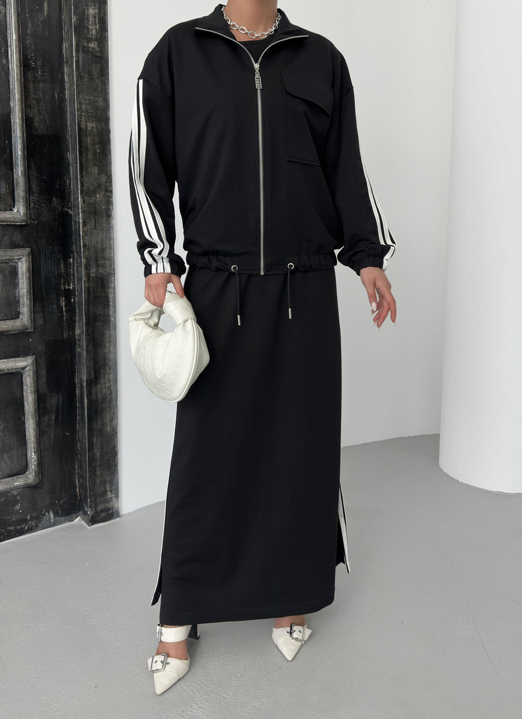 Siyah Kadın Oversize Kalıp Etek Ucu Yırtmaç Detaylı Elbise Ve Fermuar Kapamalı Cepli Lastikli Sweat Pamuklu Örme Takım