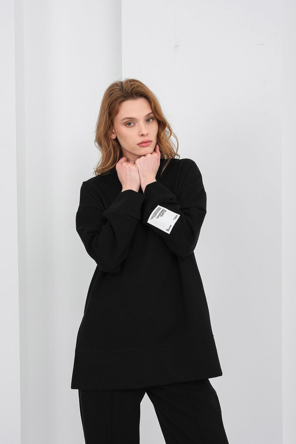 Siyah Kadın Pike Dokulu Nakış Detaylı Yırtmaçlı Oversize Bol Paça Alt-Üst Takım