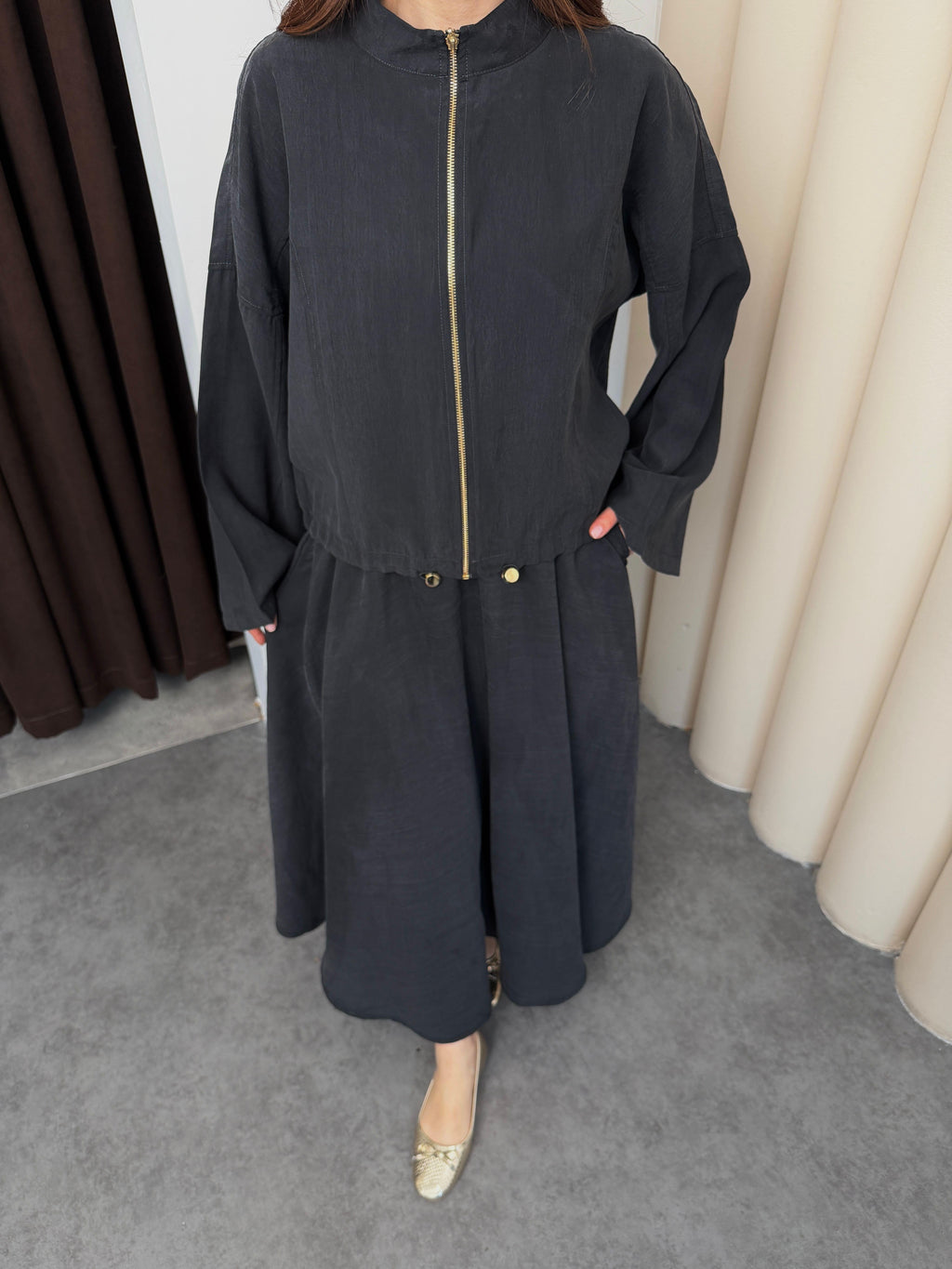Siyah Kadın Premium Tencel Kumaş Etek Kemer Detaylı Akışkan Dokulu Ceket Etek Takım