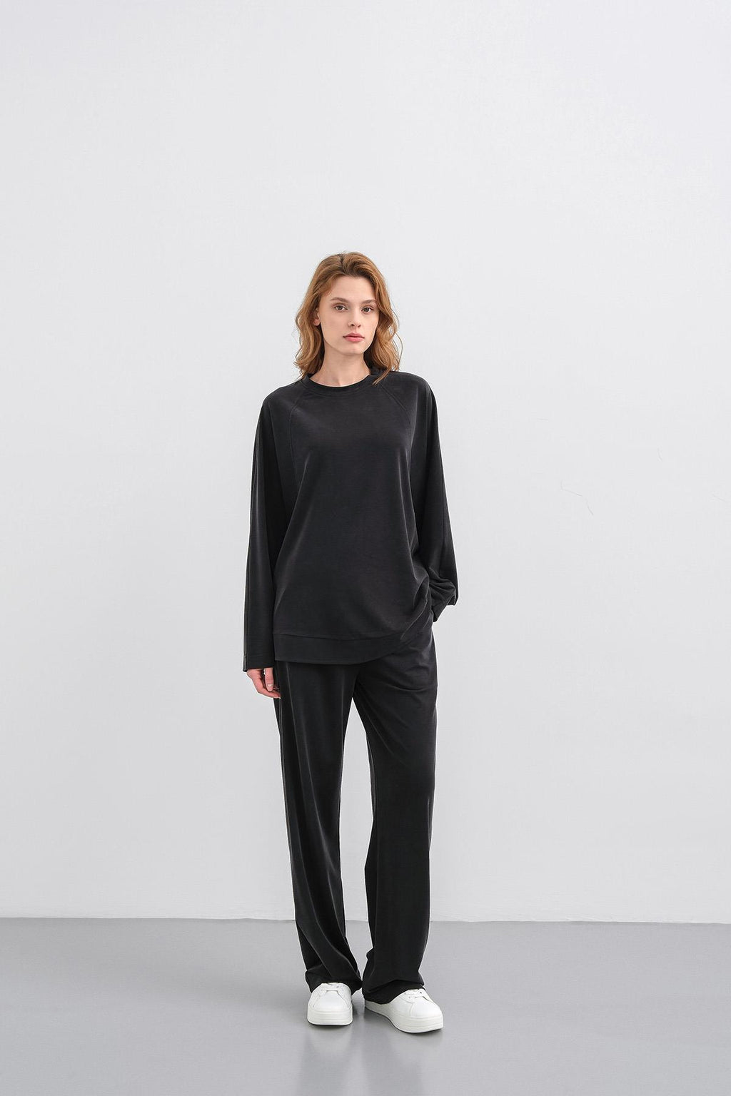 Siyah Kadın Tencel Karışımlı Yumuşak Dokulu Bisiklet Yaka Basic Bol Paça Alt-Üst Takım