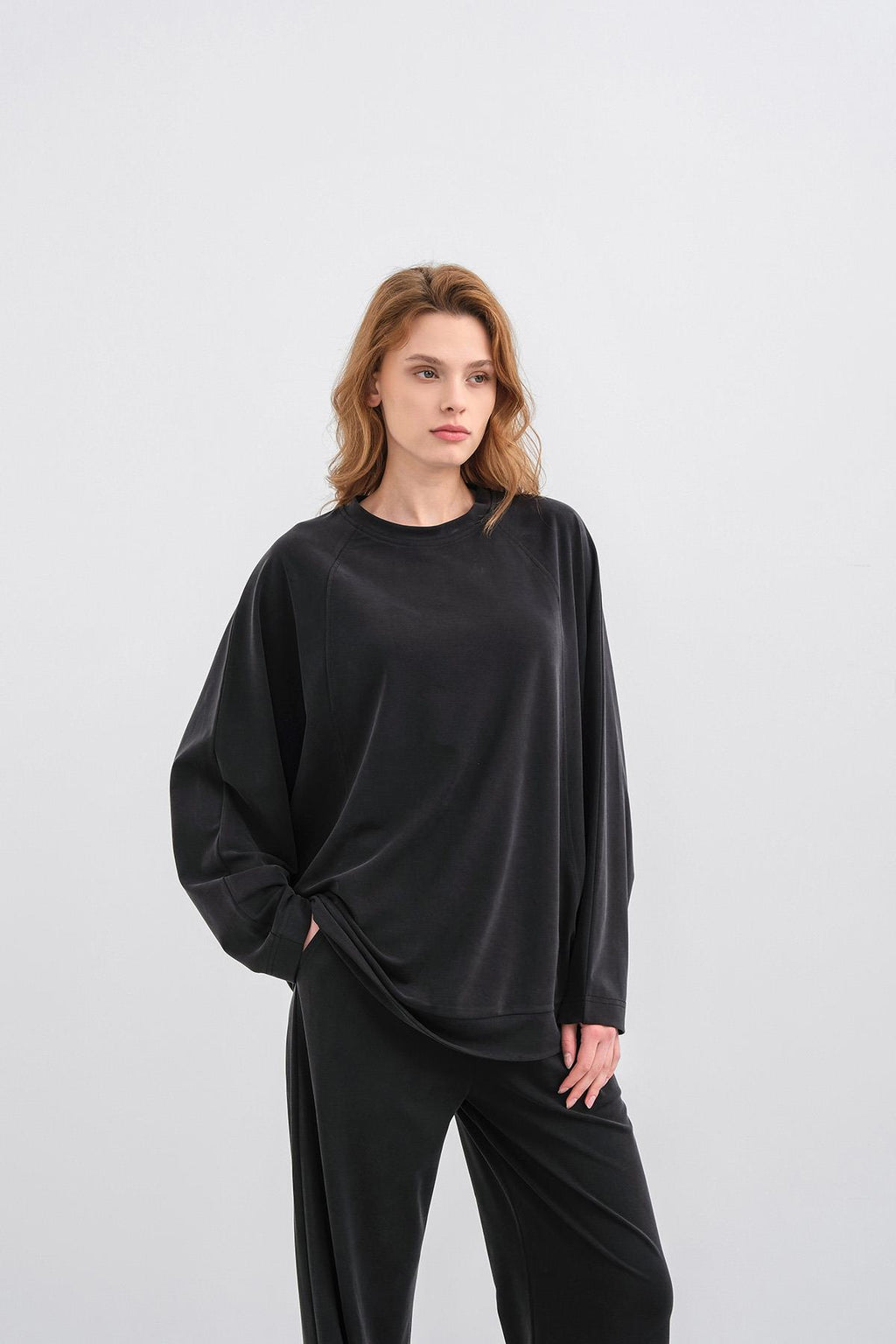 Siyah Kadın Tencel Karışımlı Yumuşak Dokulu Bisiklet Yaka Basic Bol Paça Alt-Üst Takım