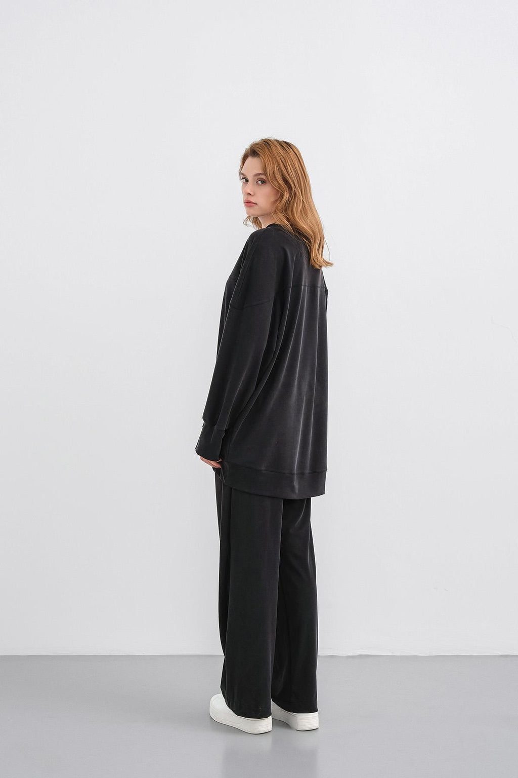 Siyah Kadın Tencel Karışımlı Yumuşak Dokulu Nervürlü Bol Paça Basic Alt-Üst Takım