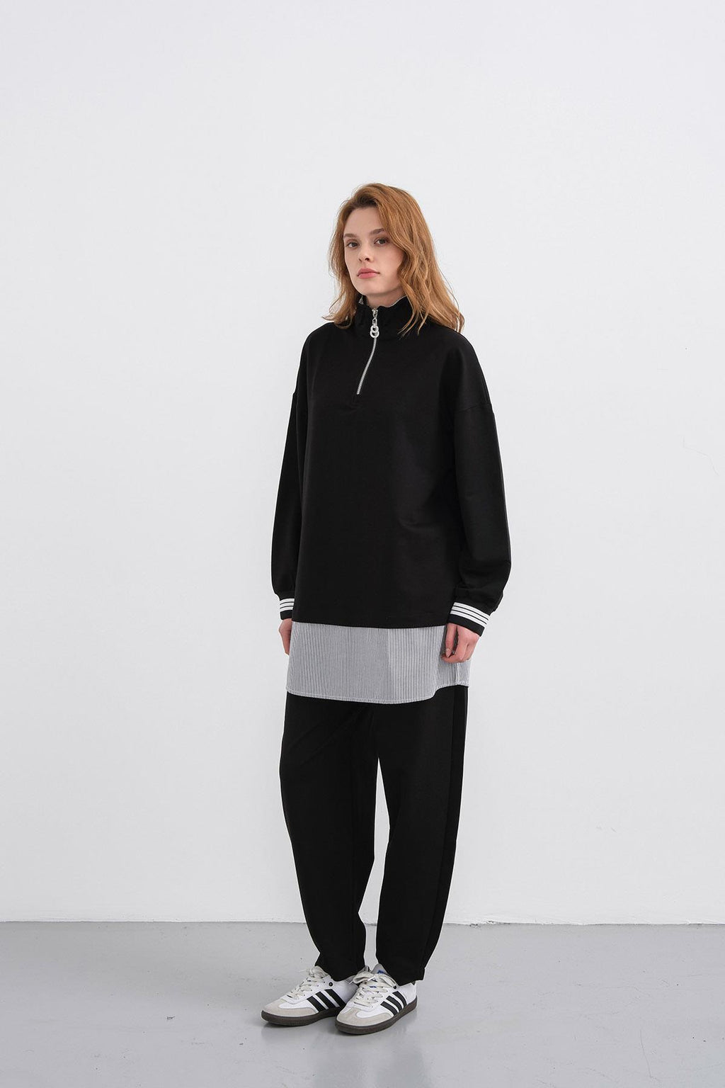 Siyah Kadın Yaka İçi  Ve Etek Ucu Dokumalı Yarım Fermuarlı Pamuklu Örme Alt Üst Takım