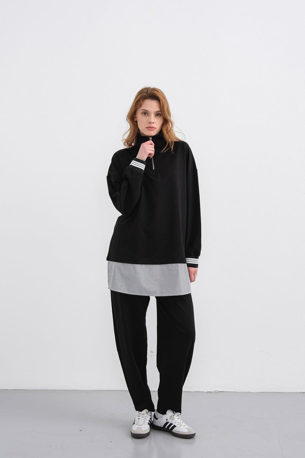 Siyah Kadın Yaka İçi  Ve Etek Ucu Dokumalı Yarım Fermuarlı Pamuklu Örme Alt Üst Takım