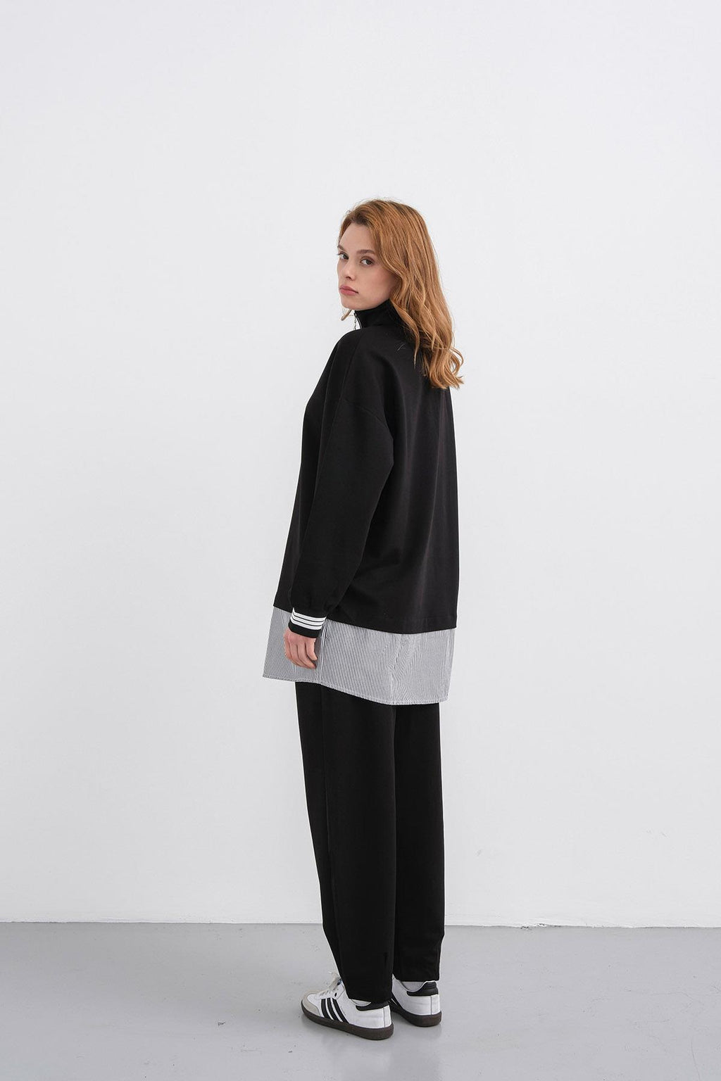 Siyah Kadın Yaka İçi  Ve Etek Ucu Dokumalı Yarım Fermuarlı Pamuklu Örme Alt Üst Takım