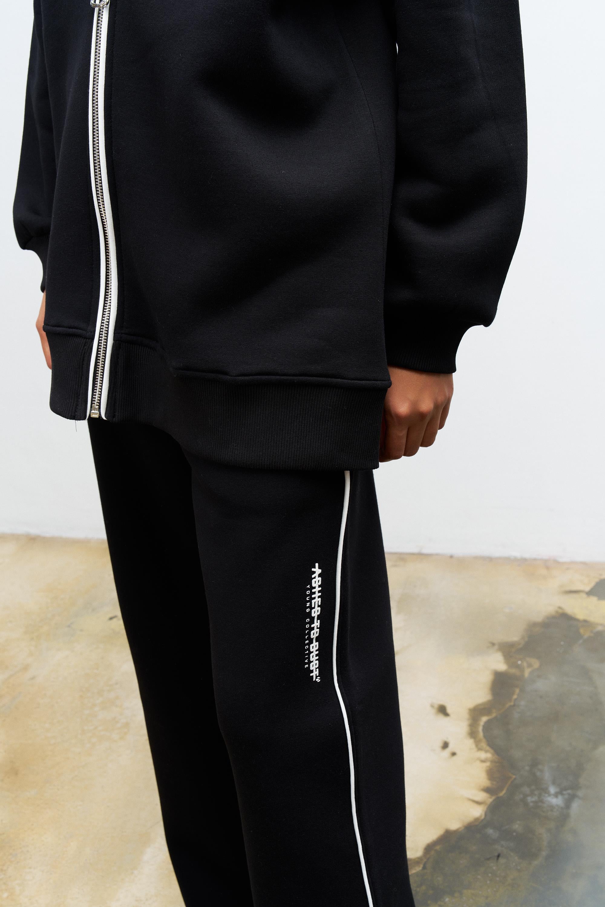 Siyah Kadın Yazı Baskı Detaylı Fermuarlı İçi Polarlı Alt Üst Takım