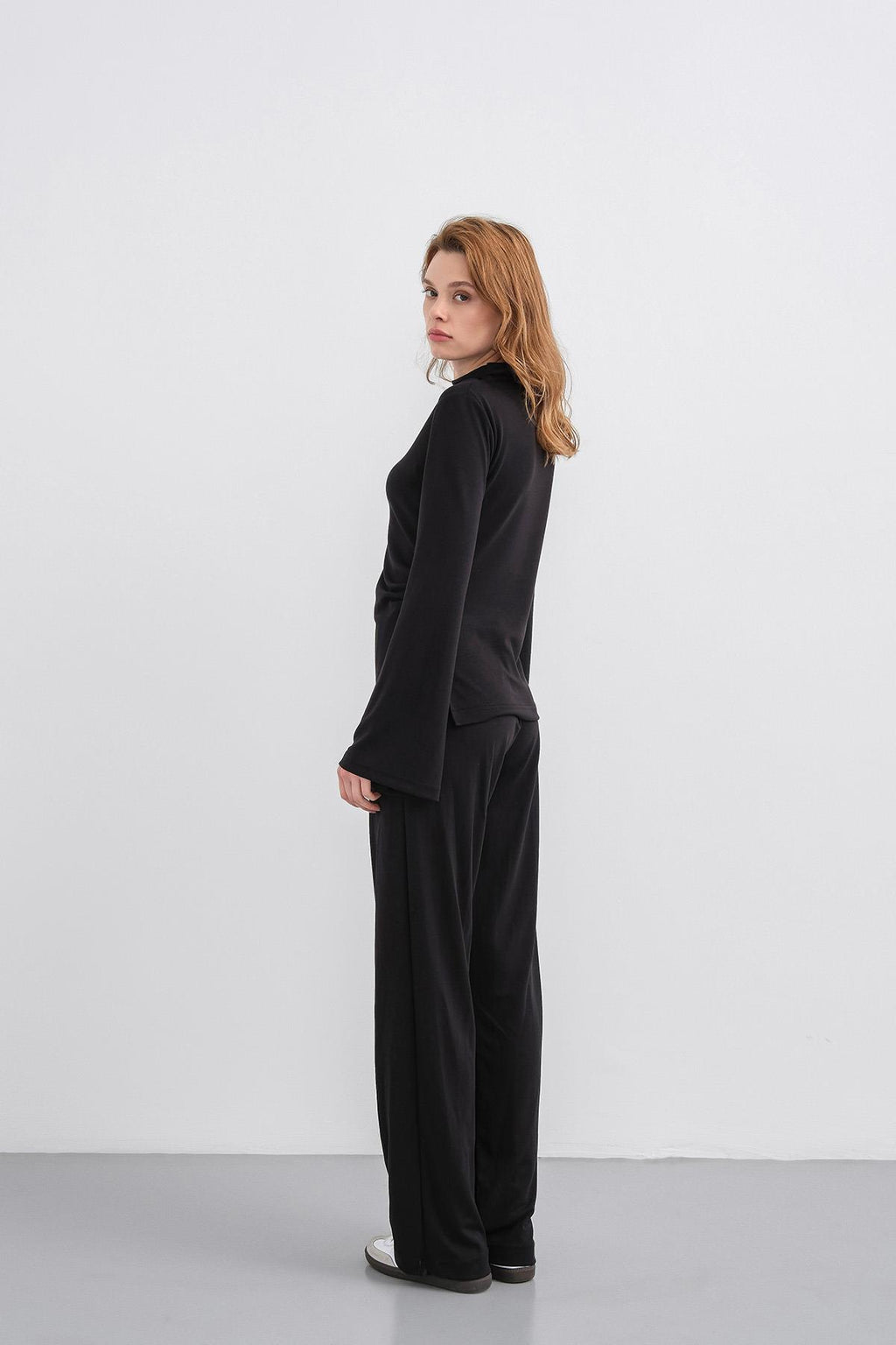 Siyah Kadın Yumuşak Dokulu Premium Modal  Balıkçı Yaka Asimetrik Kesim Alt-Üst Takım