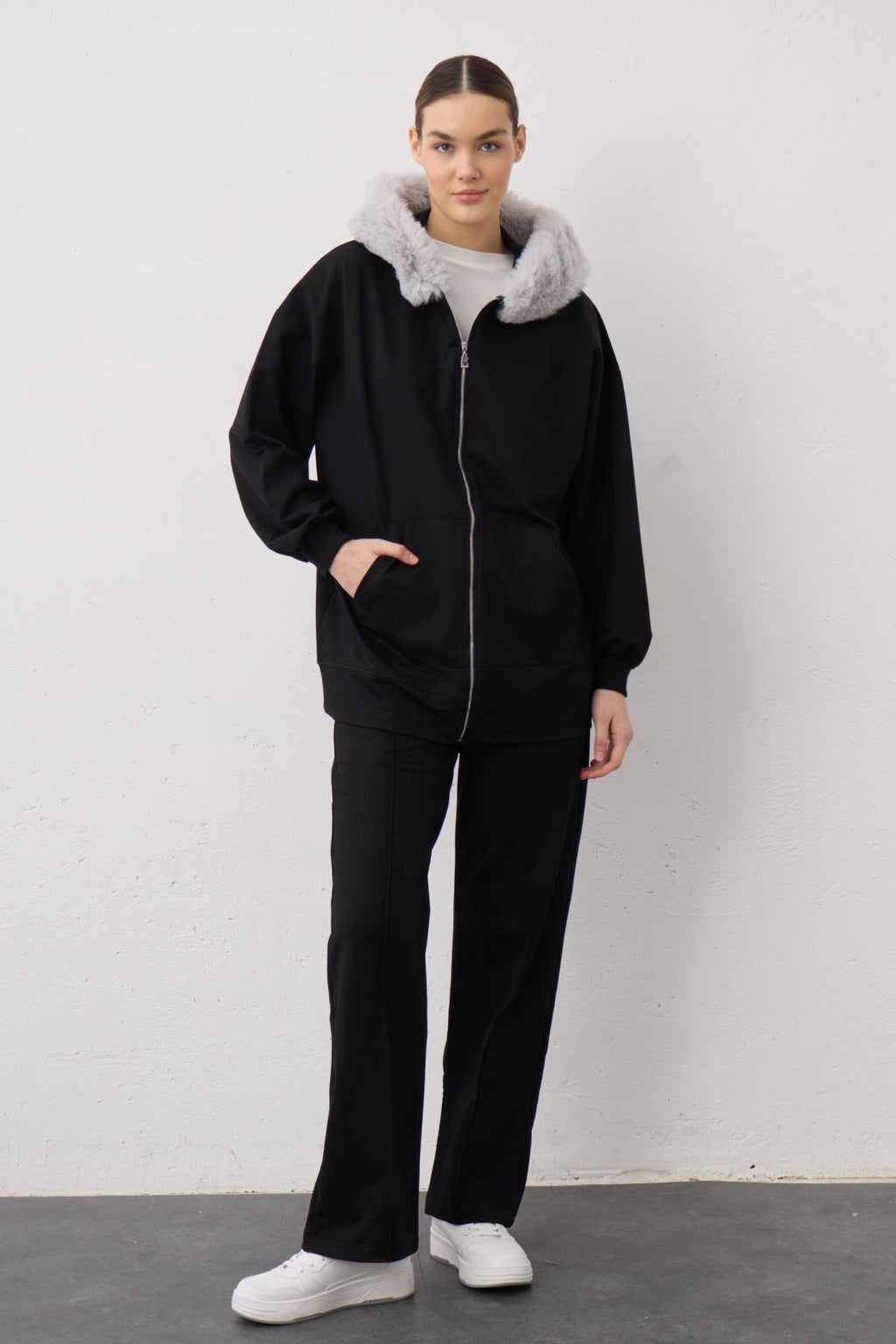 Siyah Kapşonu Kürklü Fermuarlı Pamuklu Kadın Alt Üst Örme Takım
