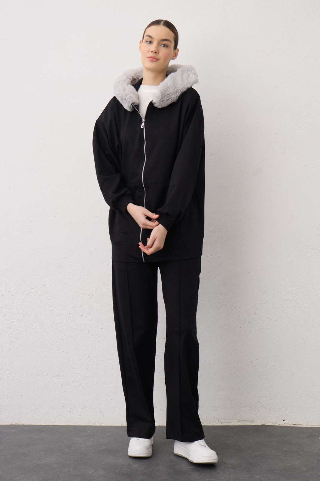 Siyah Kapşonu Kürklü Fermuarlı Pamuklu Kadın Alt Üst Örme Takım