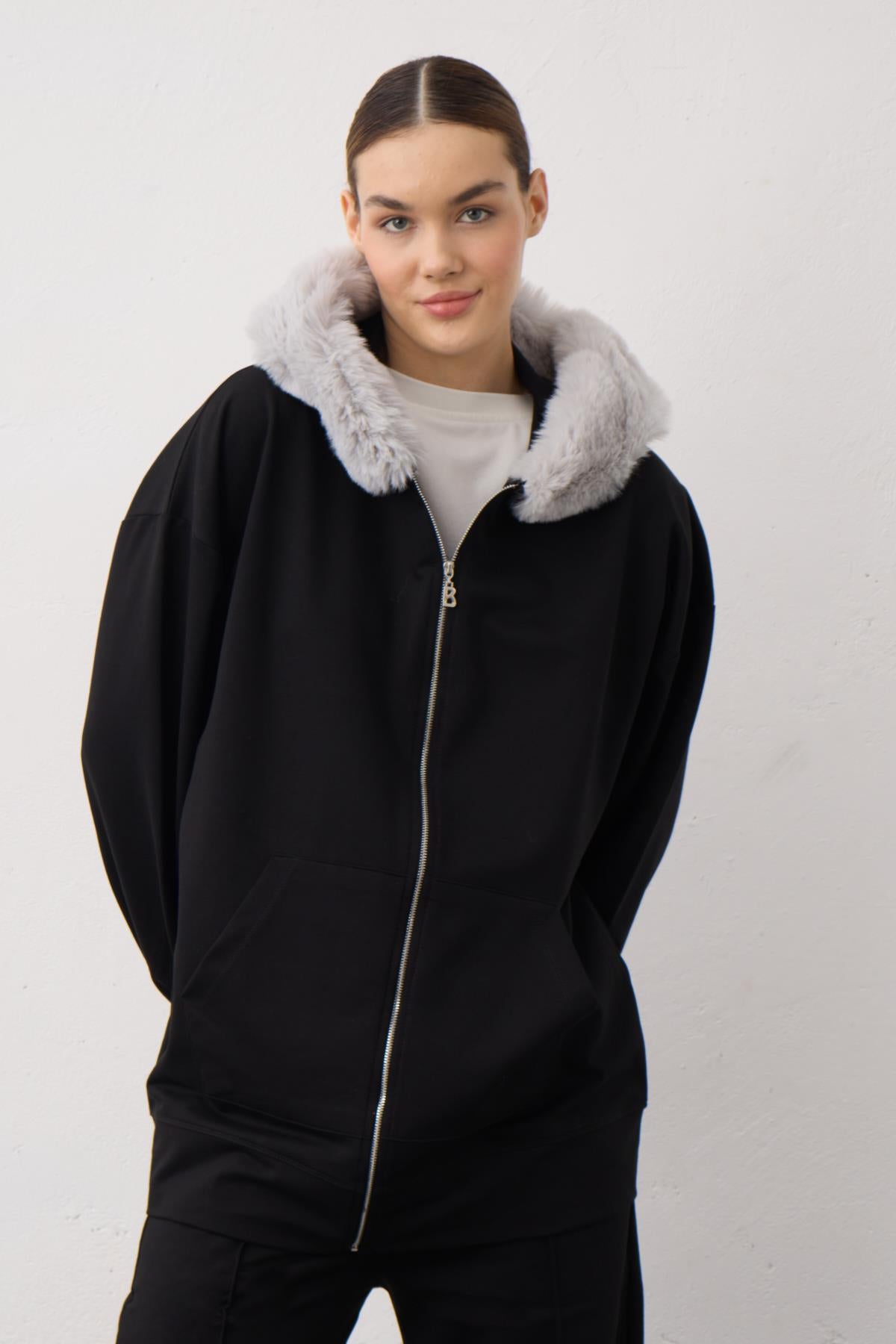 Siyah Kapşonu Kürklü Fermuarlı Pamuklu Kadın Alt Üst Örme Takım