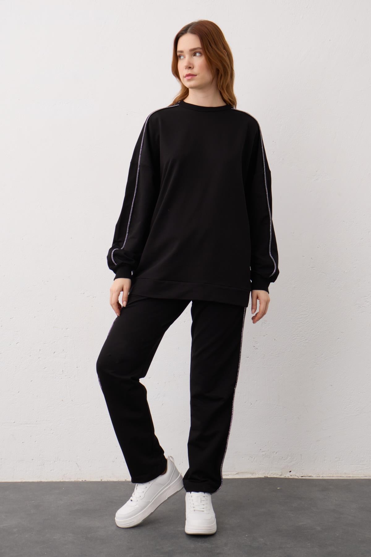 Siyah Yan Taşlı Şerit Detaylı Arabiyeli Pamuklu Örme Alt Üst Takım