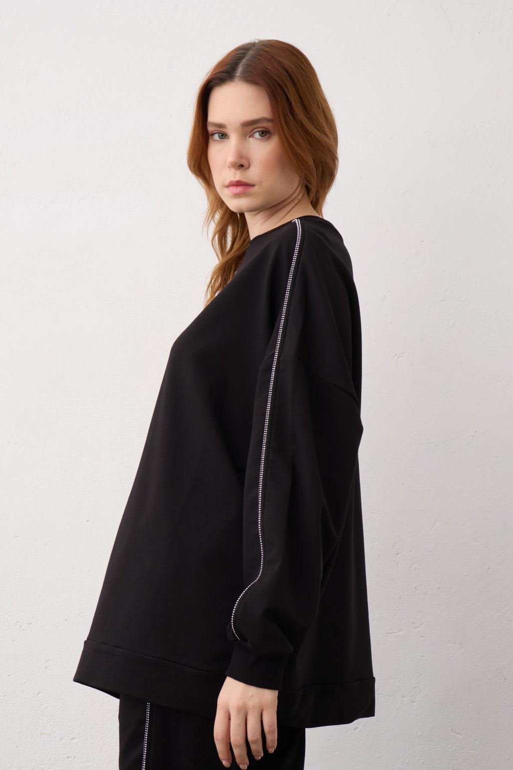 Siyah Yan Taşlı Şerit Detaylı Arabiyeli Pamuklu Örme Alt Üst Takım