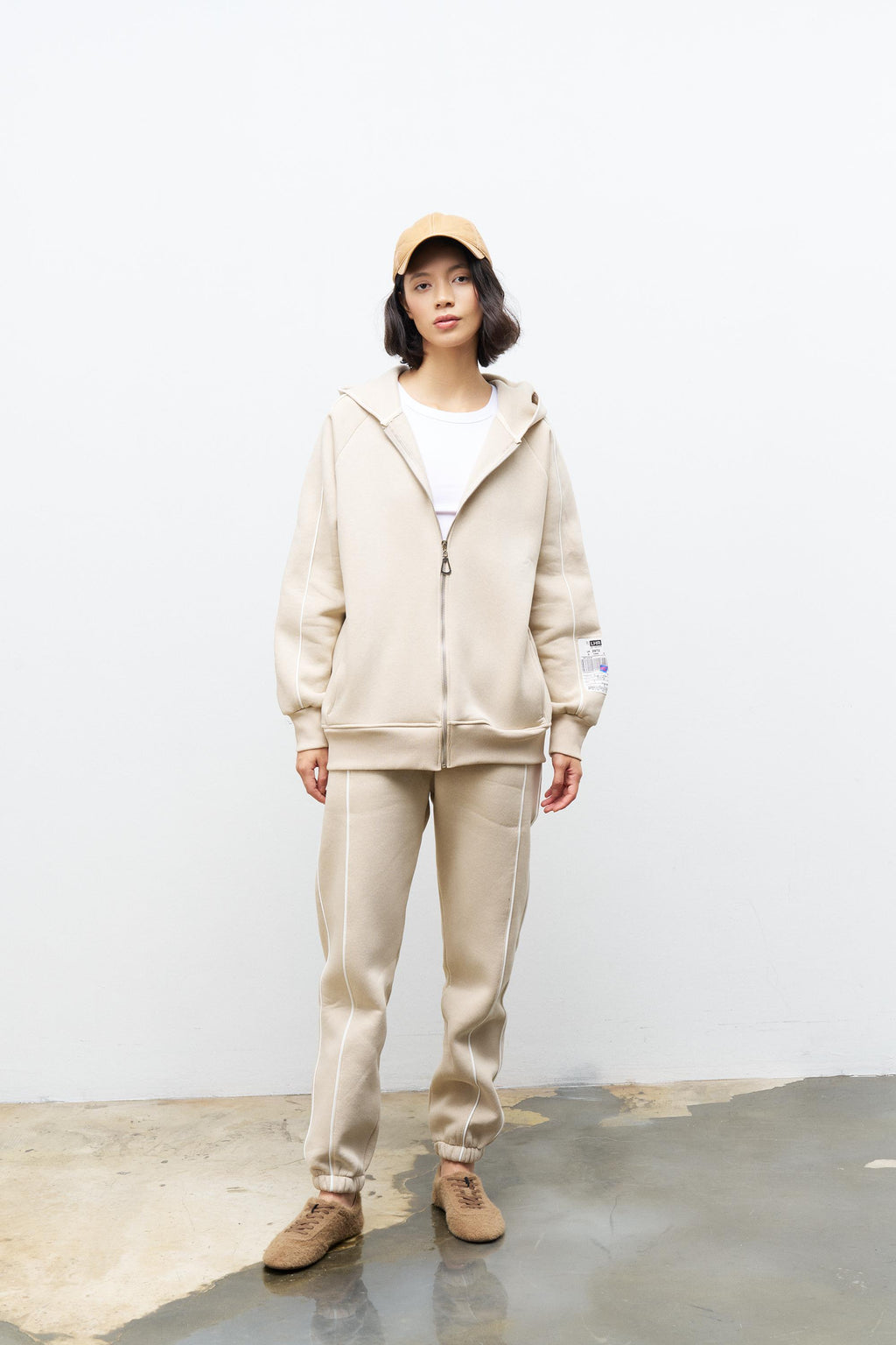 Taş Kadın Kol Etiket Detaylı Fermuar Kapamalı Kapüşonlu İçi Polarlı Alt Üst Takım