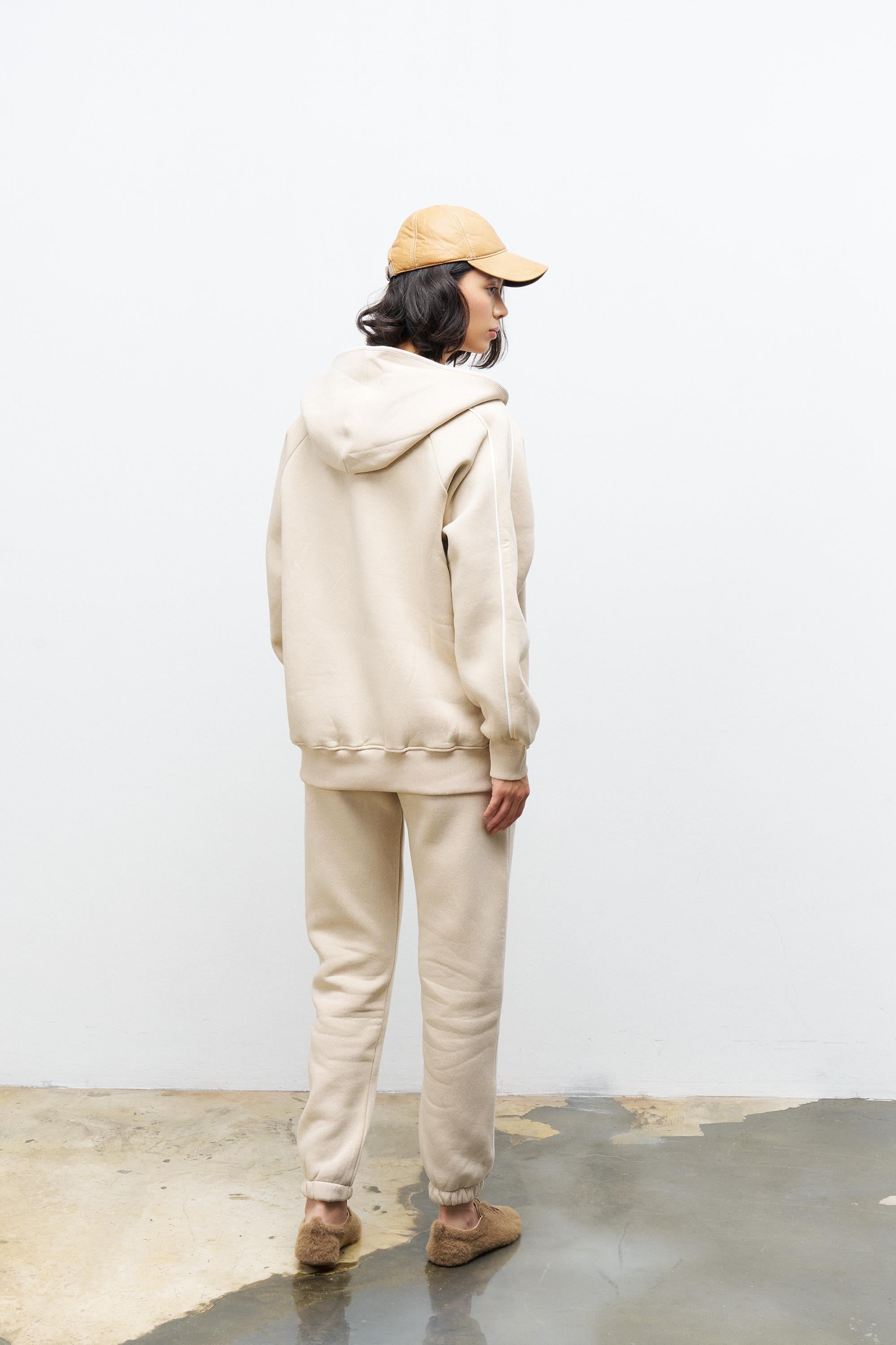 Taş Kadın Kol Etiket Detaylı Fermuar Kapamalı Kapüşonlu İçi Polarlı Alt Üst Takım